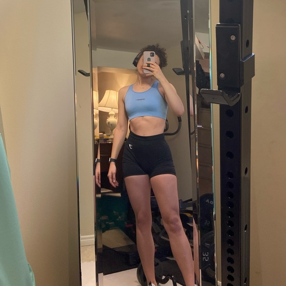 Meet your Posher, Olivia - Picture 4 of 4